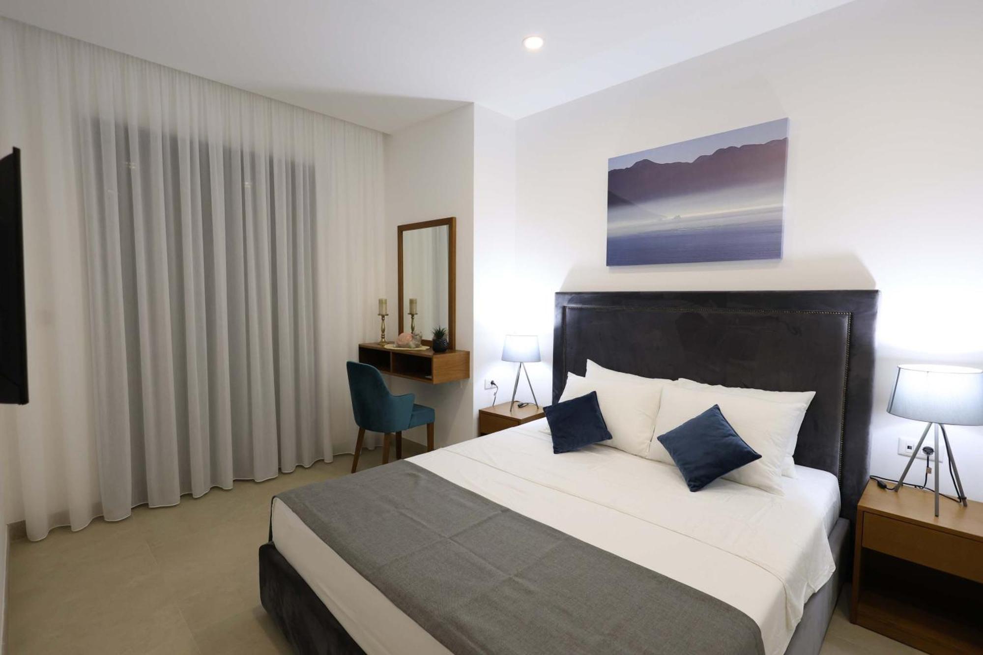 Bellezza Resort & Spa Kotor Bilik gambar